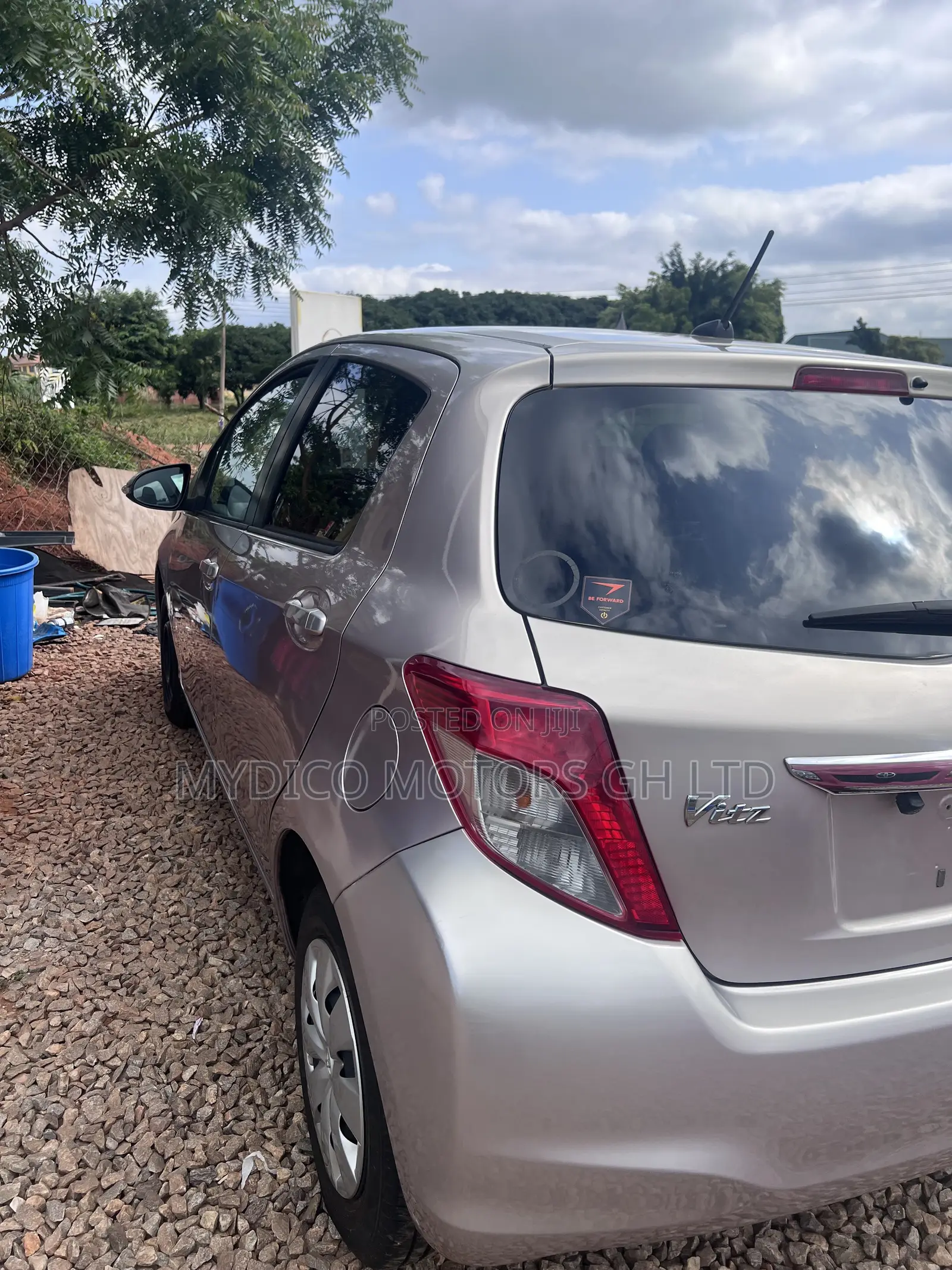 Toyota Vitz 1.3 AWD 5dr 2013 Beige
