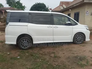 Toyota Voxy 2016 White