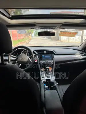 Honda Civic EX 4dr Hatchback (1.5L 4cyl) 2017 Gray