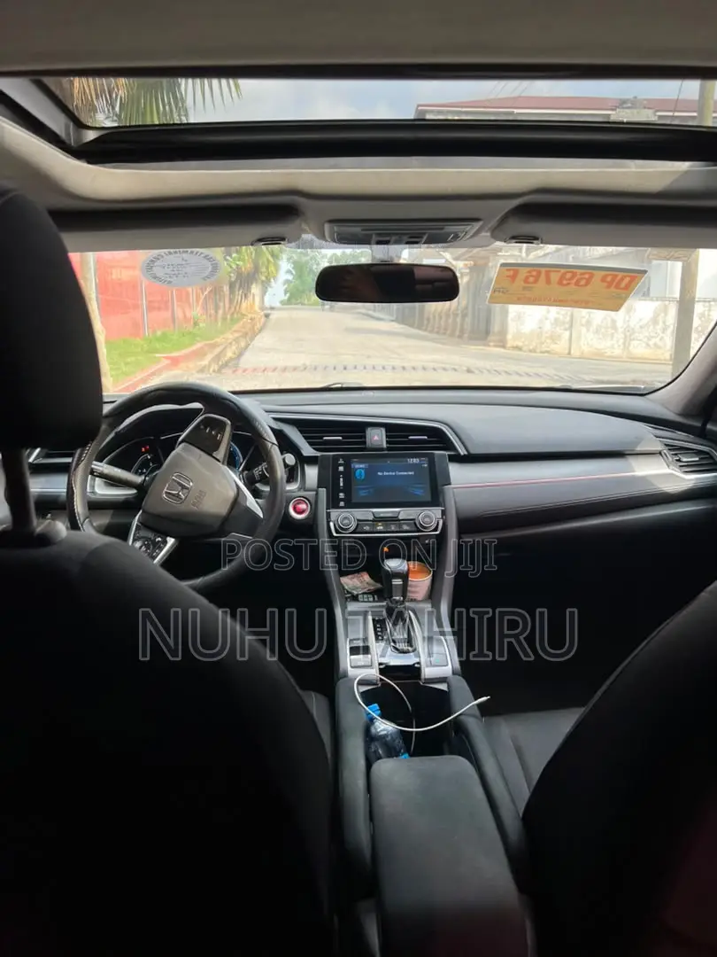 Honda Civic EX 4dr Hatchback (1.5L 4cyl) 2017 Gray