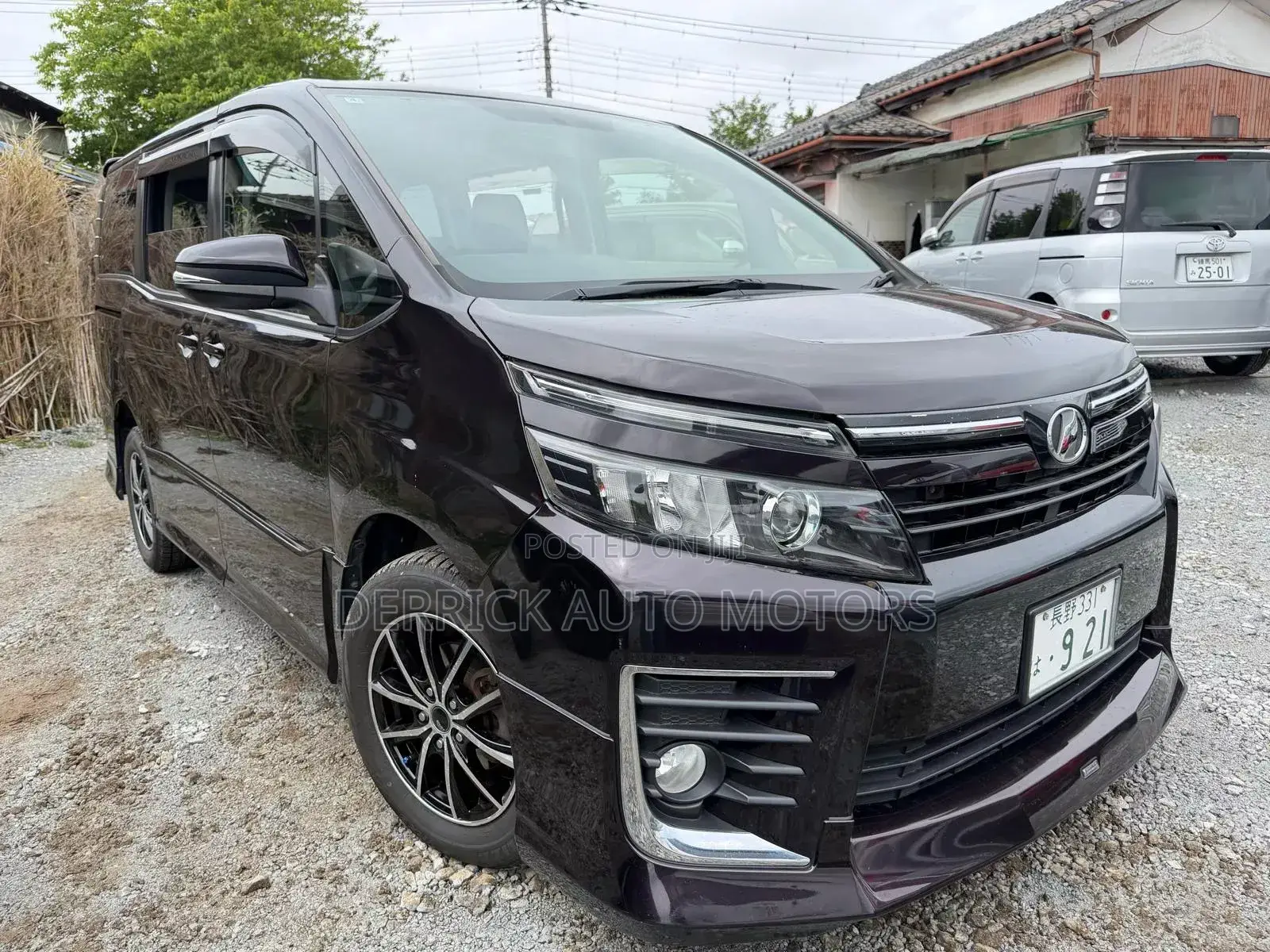 Toyota Voxy V 2WD 7-Seater 2013 Black