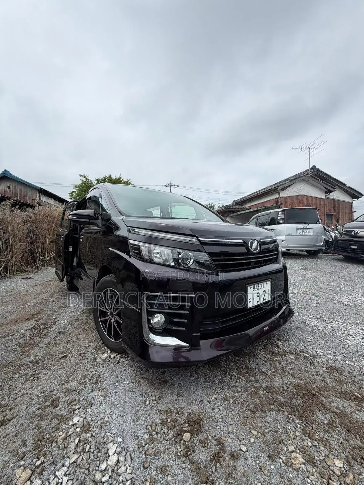 Toyota Voxy V 2WD 7-Seater 2013 Black