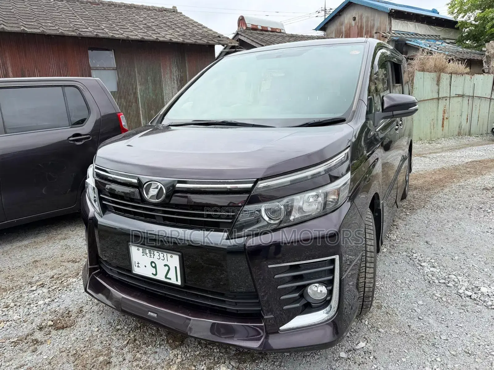 Toyota Voxy V 2WD 7-Seater 2013 Black