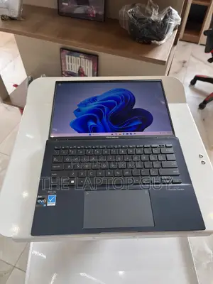 Laptop Asus Zenbook 14 8GB Intel Core i5 SSD 256GB