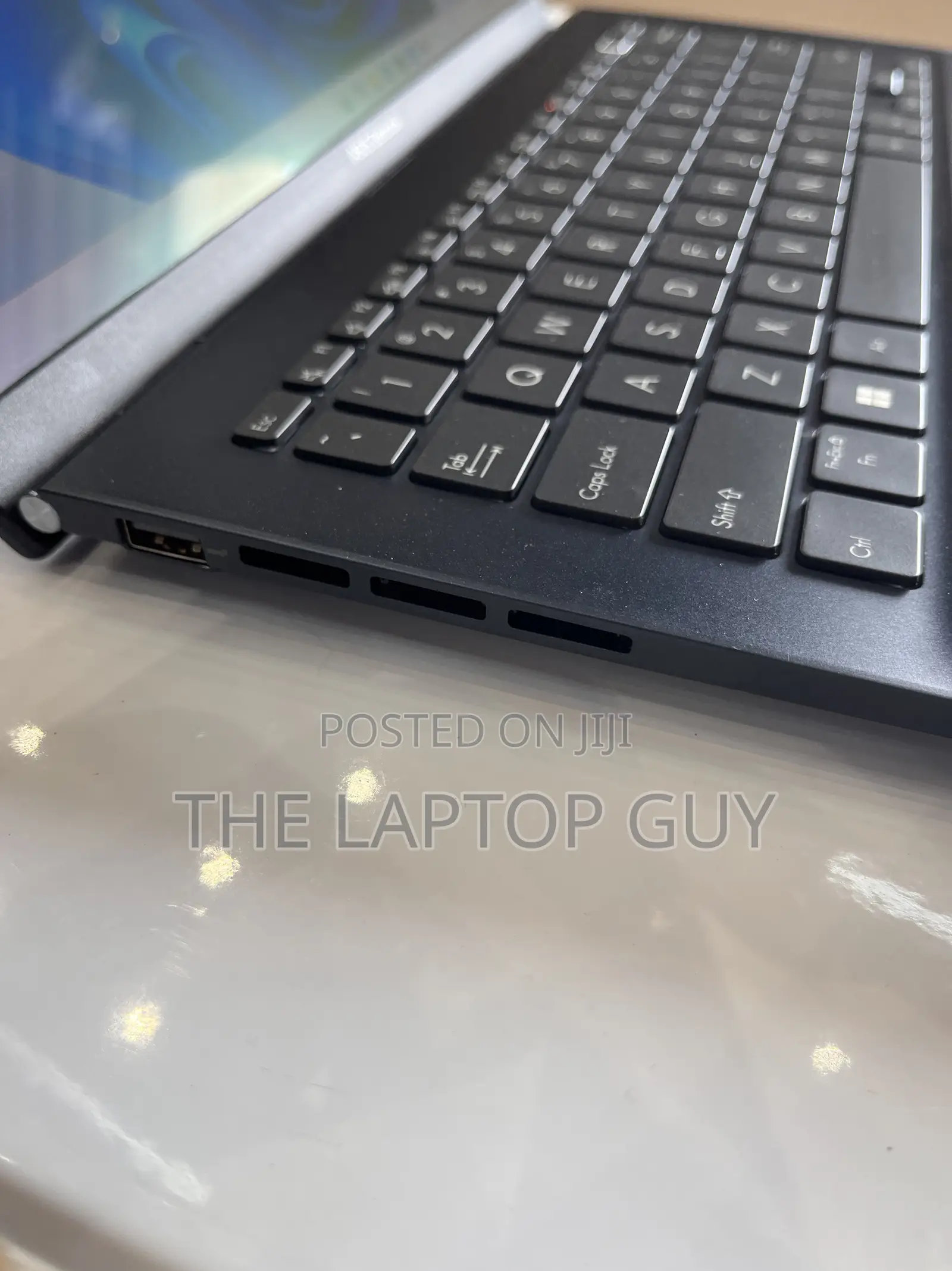 Laptop Asus Zenbook 14 8GB Intel Core i5 SSD 256GB