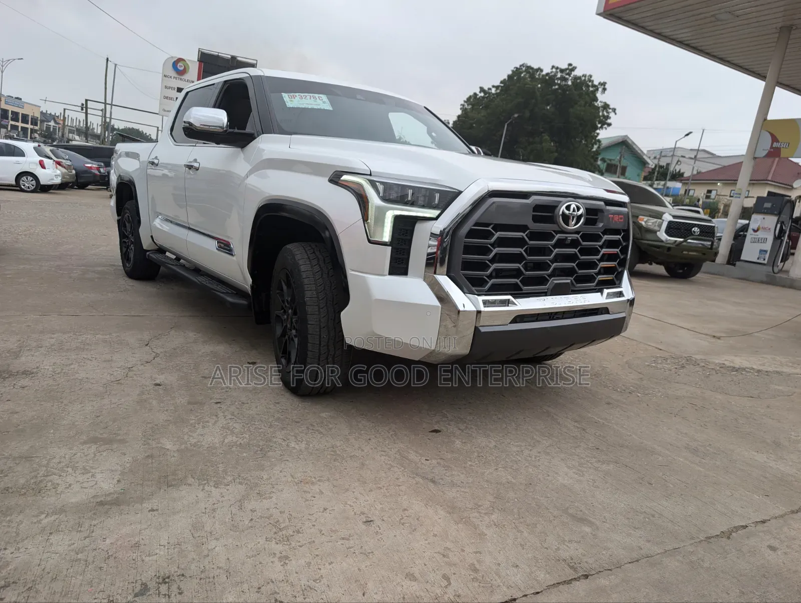 Toyota Tundra 2023 White