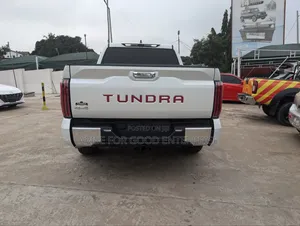 Toyota Tundra 2023 White