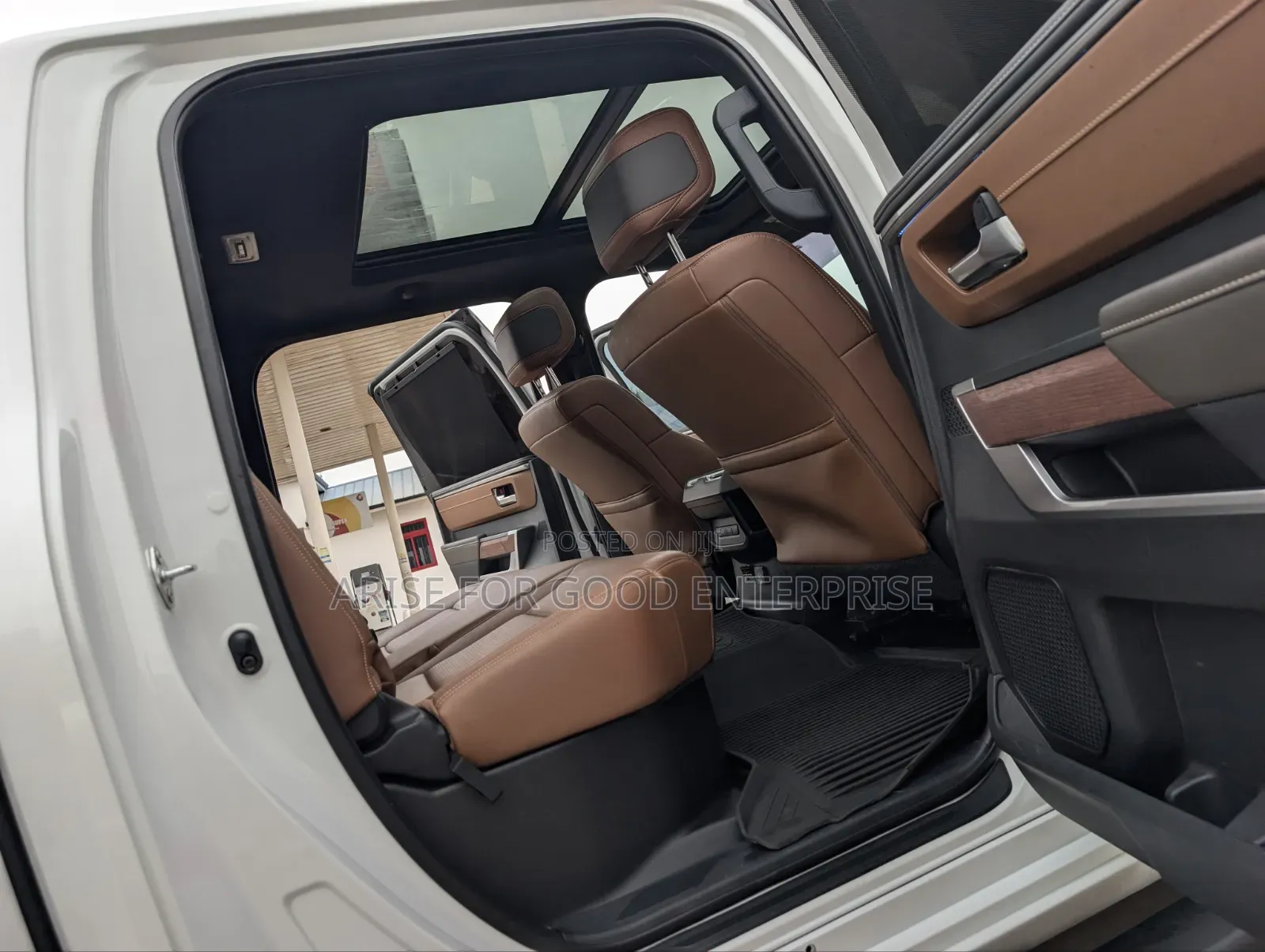 Toyota Tundra 2023 White
