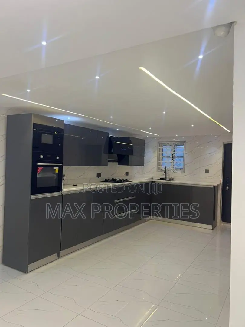 3bdrm House in Amasaman for sale