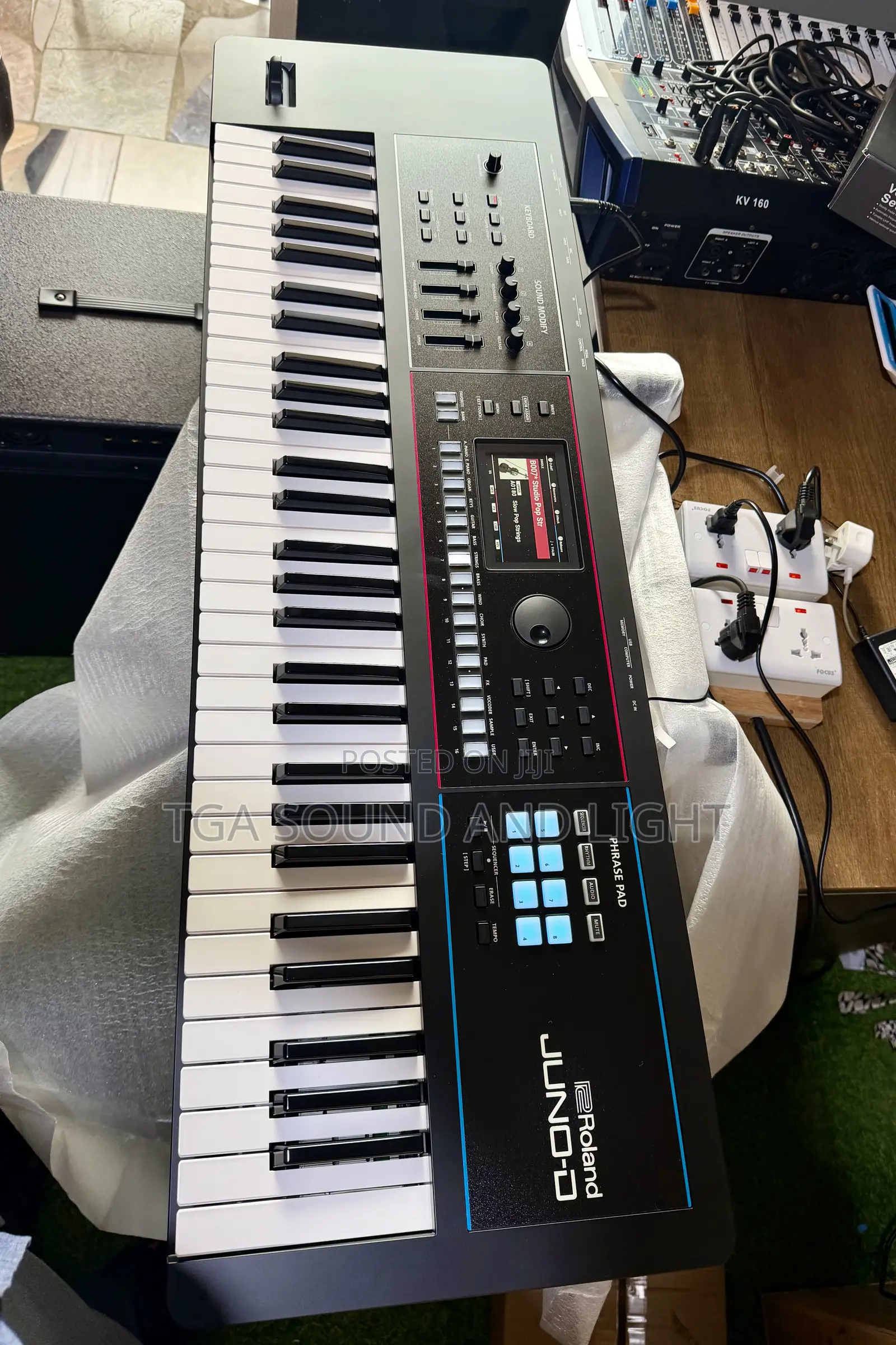Roland JUNO-D6 Synthesizer Keyboard