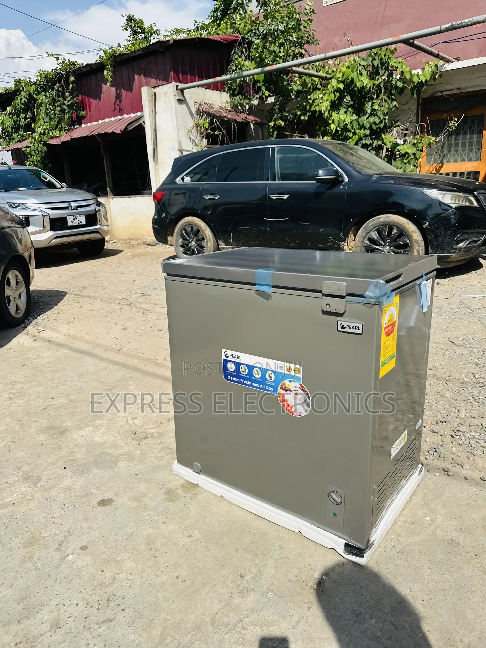 Get a New Chest Freezer Single Door 200L Pearl