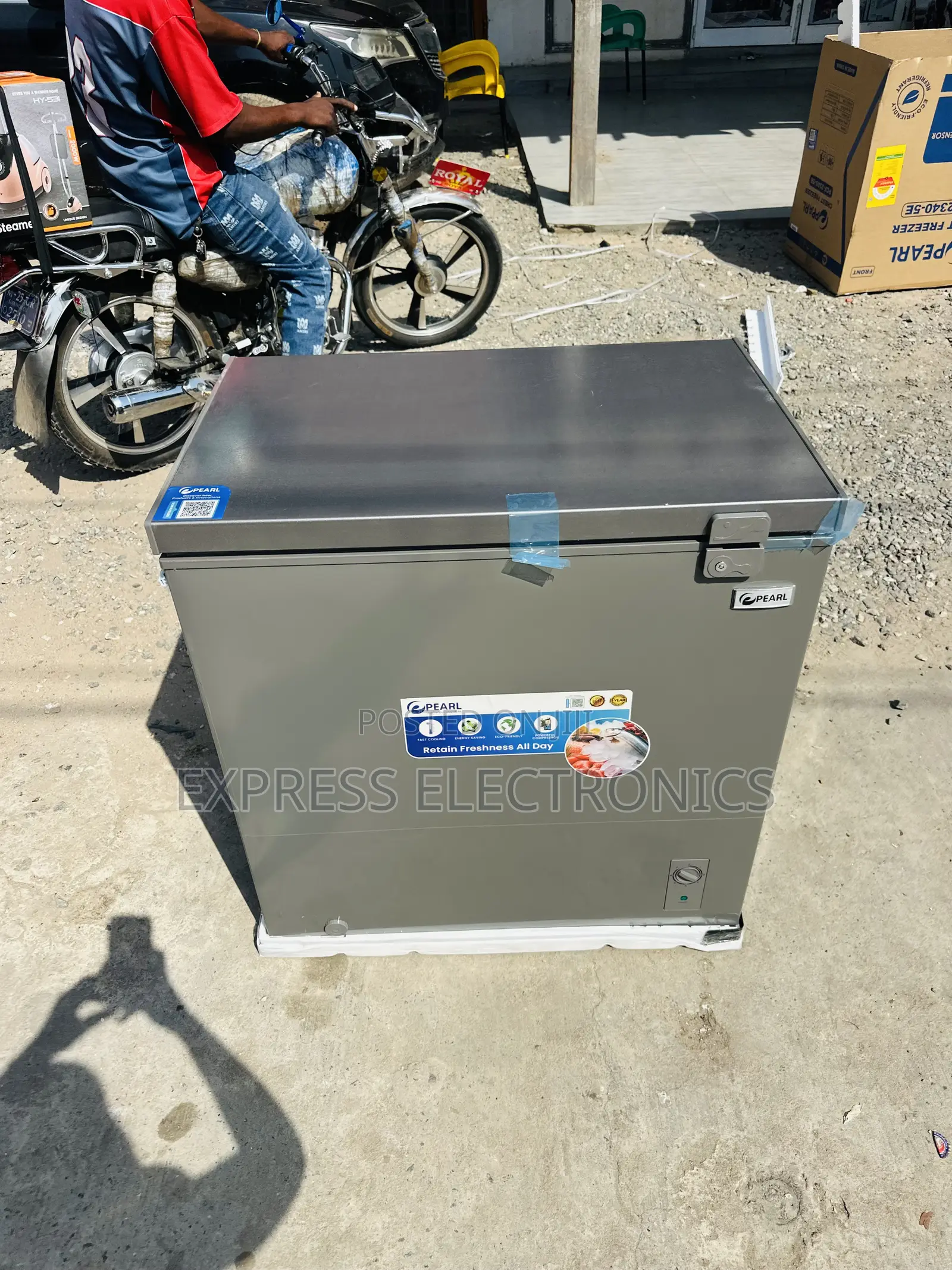 Fast Chill Single Door 200L Chest Freezer Pearl