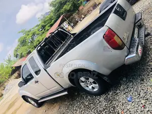 Nissan Frontier King Cab SV 2.5 2012 Silver