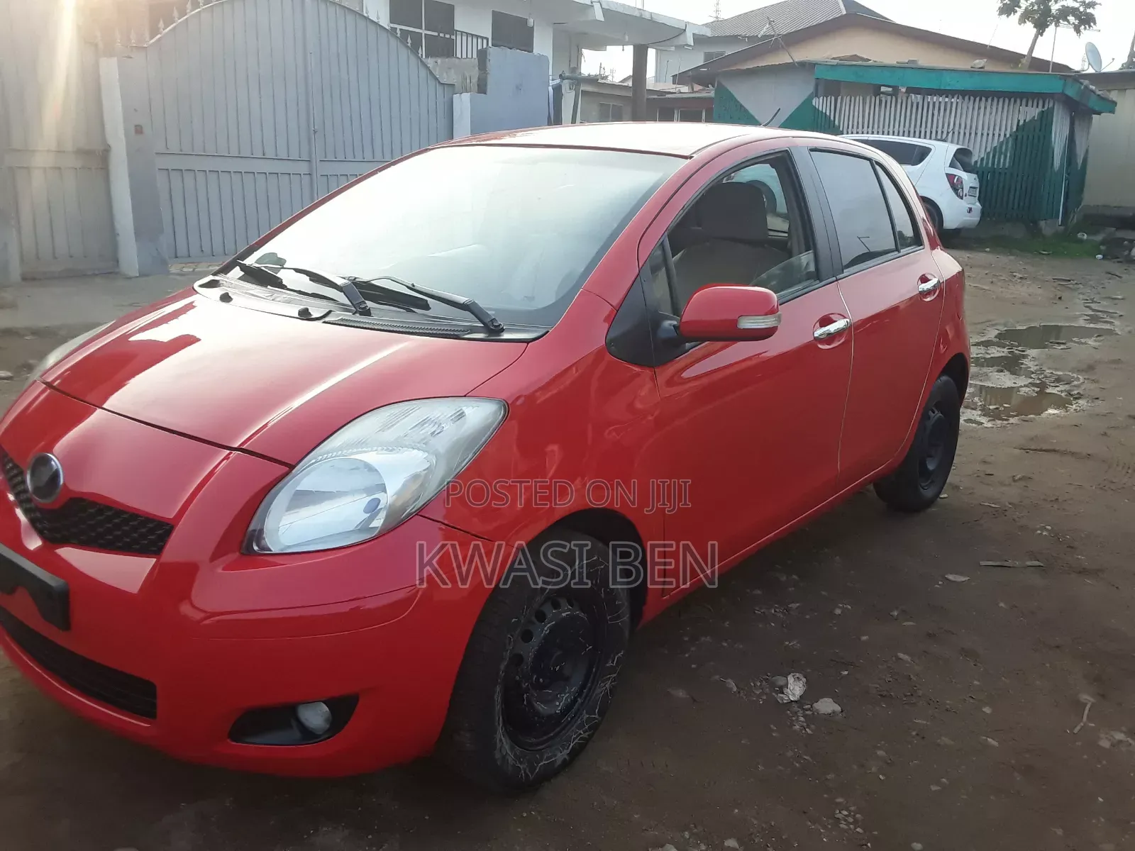 Toyota Vitz 2010 Red