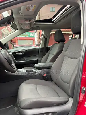 Toyota RAV4 XLE AWD 2024 Red