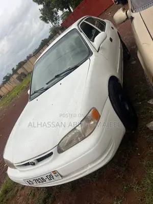 Toyota Corolla 1998 White