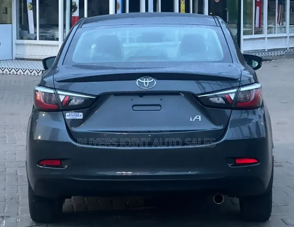 Toyota Yaris iA 1.5 FWD 2018 Black