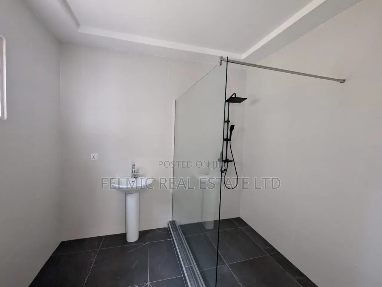 3bdrm Duplex in Felmic Real Estate, Mile 7 for rent