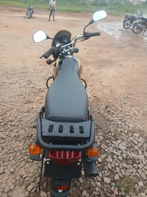 Bajaj Boxer 125 2026