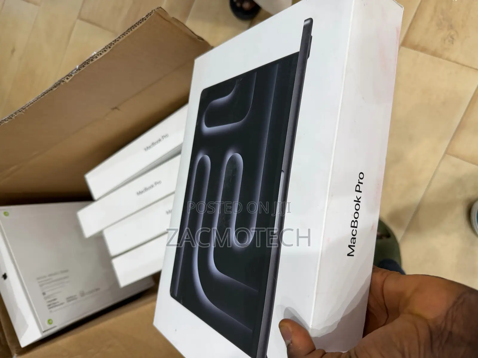 New Laptop Apple MacBook Pro 24GB Apple M5 Pro SSD 1T