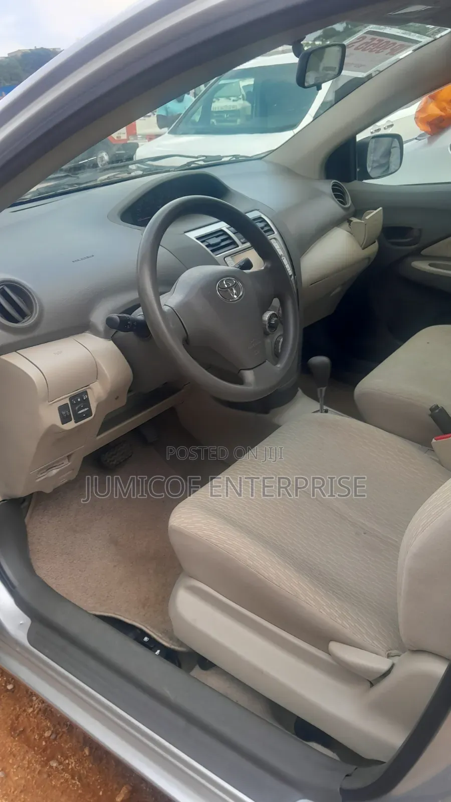 Toyota Belta 2010 Silver
