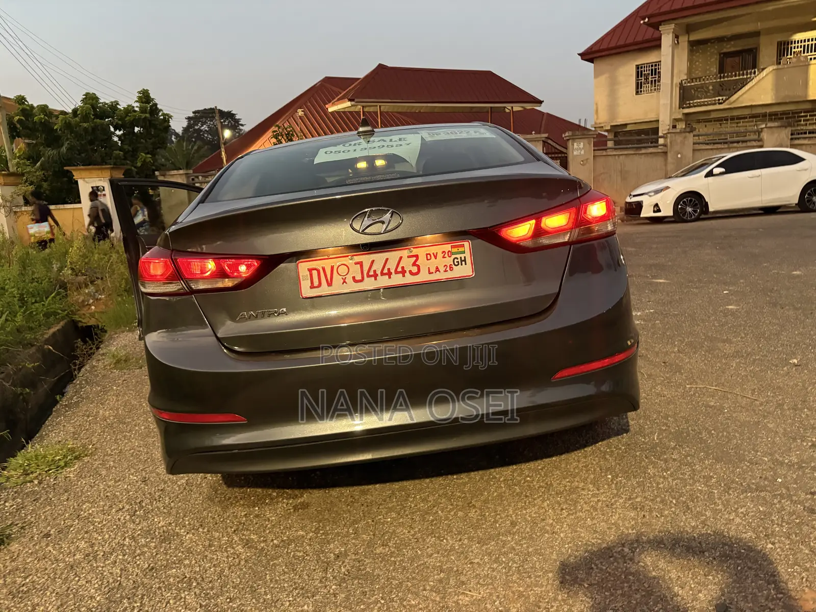 Hyundai Elantra Limited Sedan FWD (2.0L 4cyl 6A) 2017 Gray