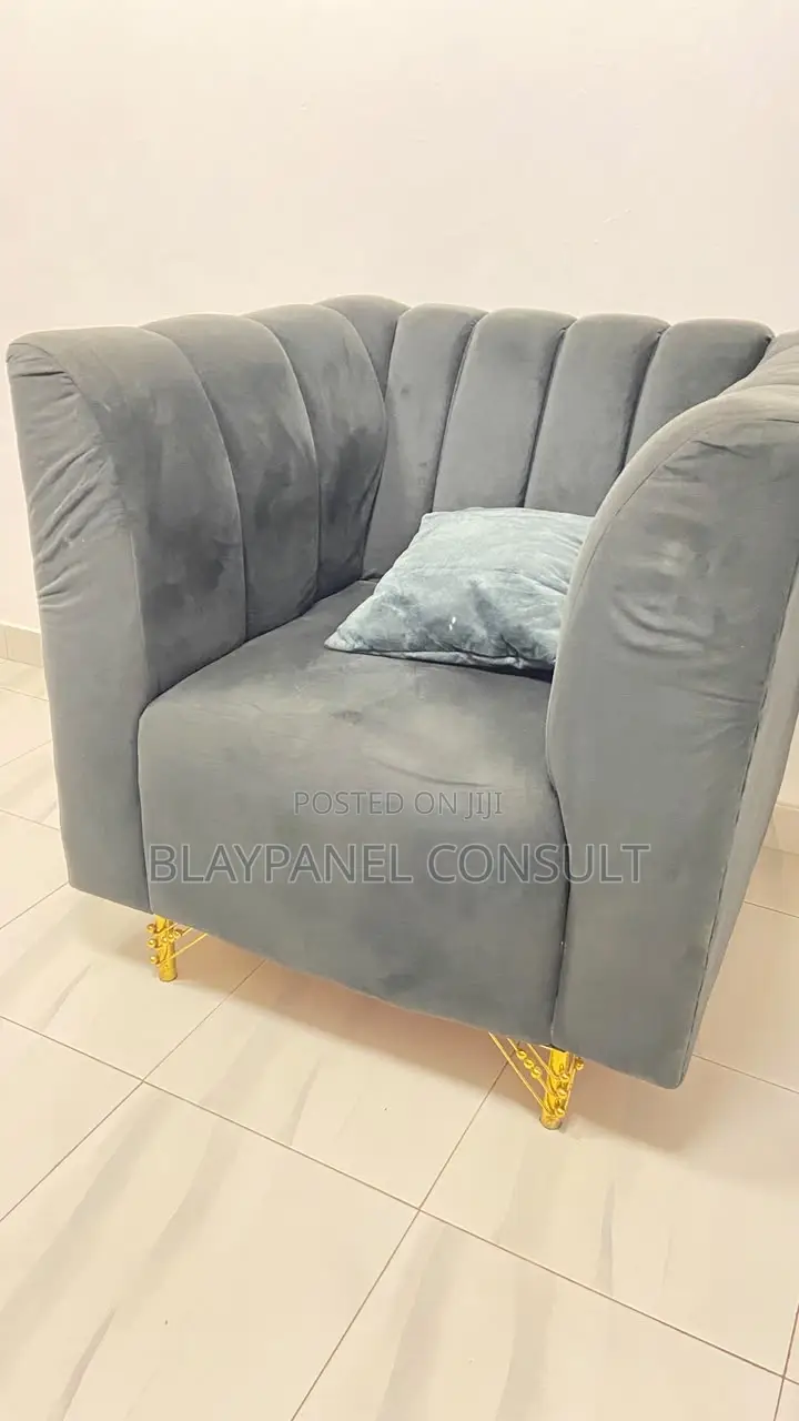 Modern Sofa Set With Round Table