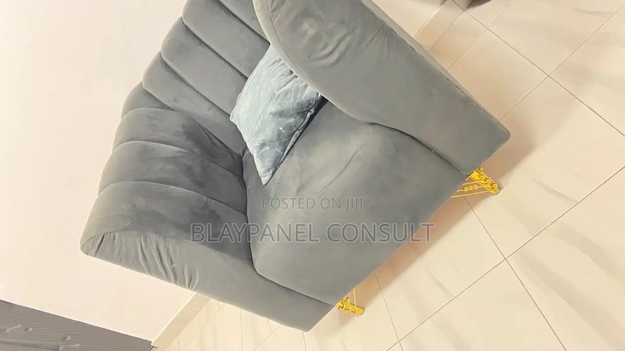 Modern Sofa Set With Round Table
