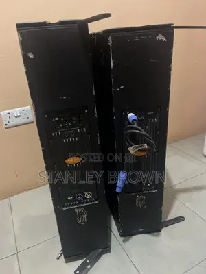 Pair of 8inch Active Line Array Speakers at Clearance Price