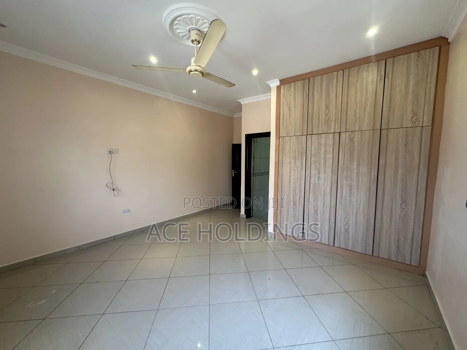 3bdrm House in School Junction for rent