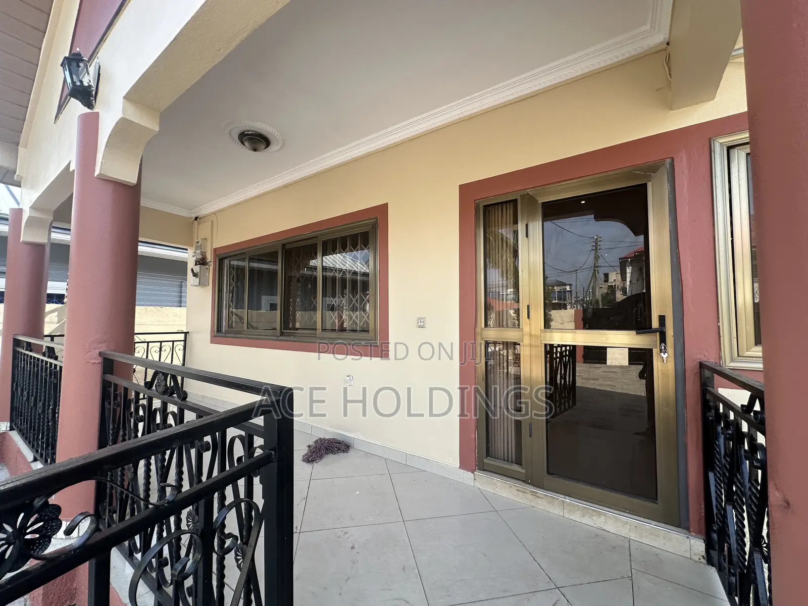 3bdrm House in School Junction for rent