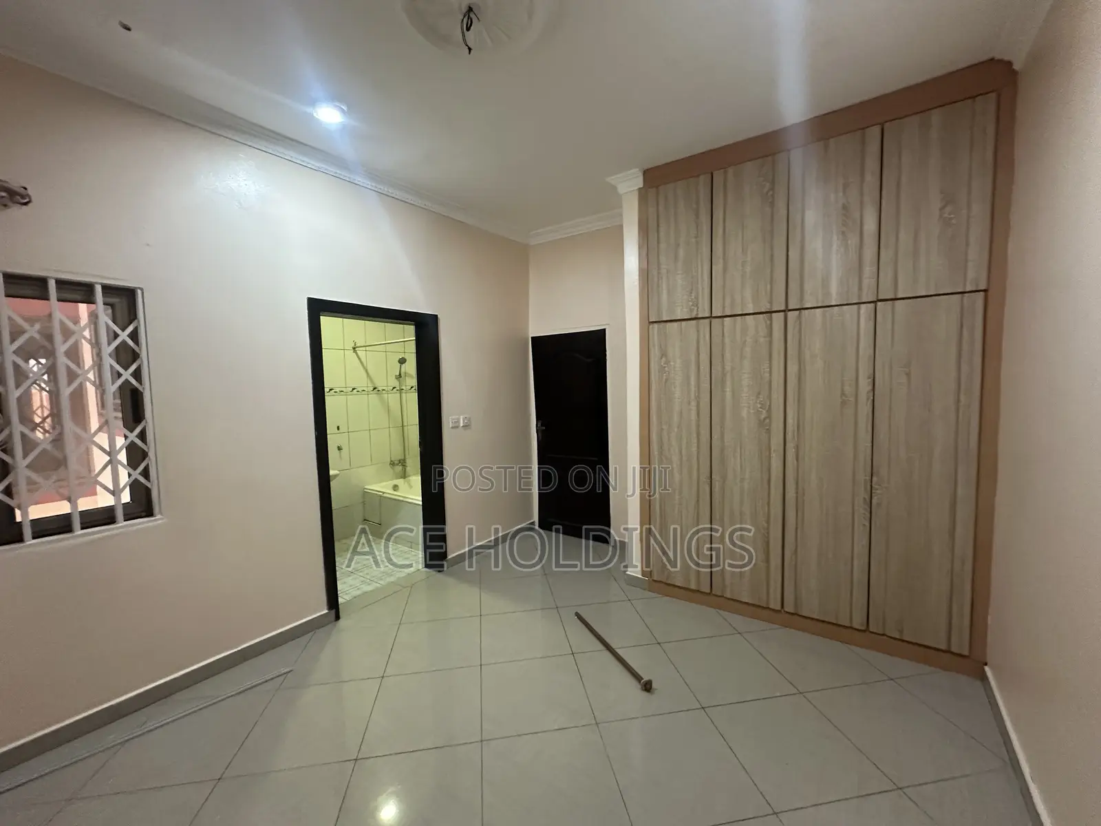 3bdrm House in School Junction for rent