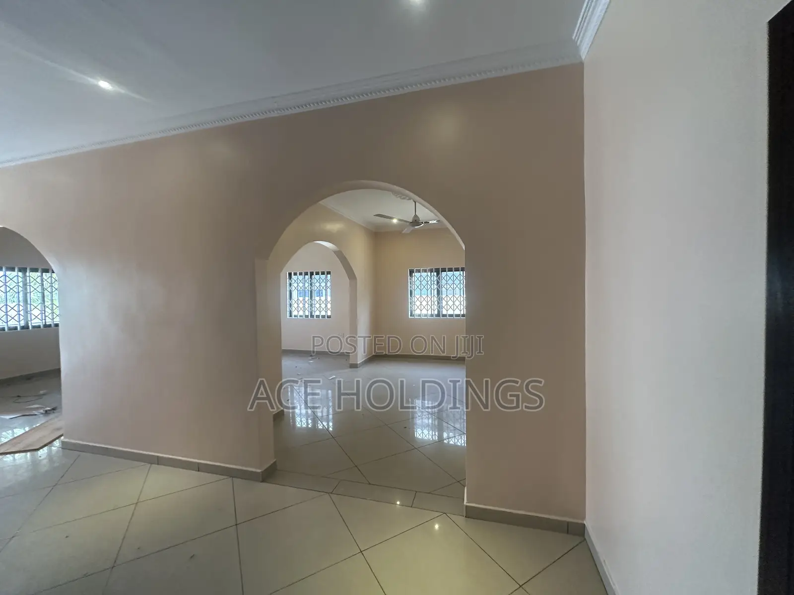 3bdrm House in School Junction for rent