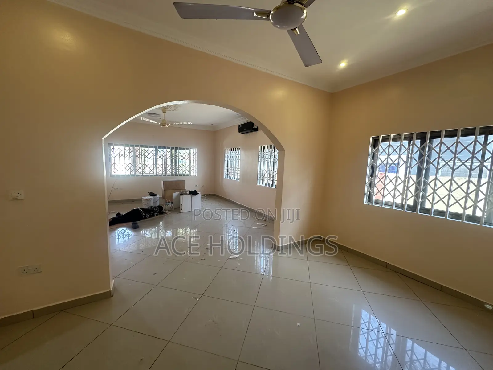 3bdrm House in School Junction for rent