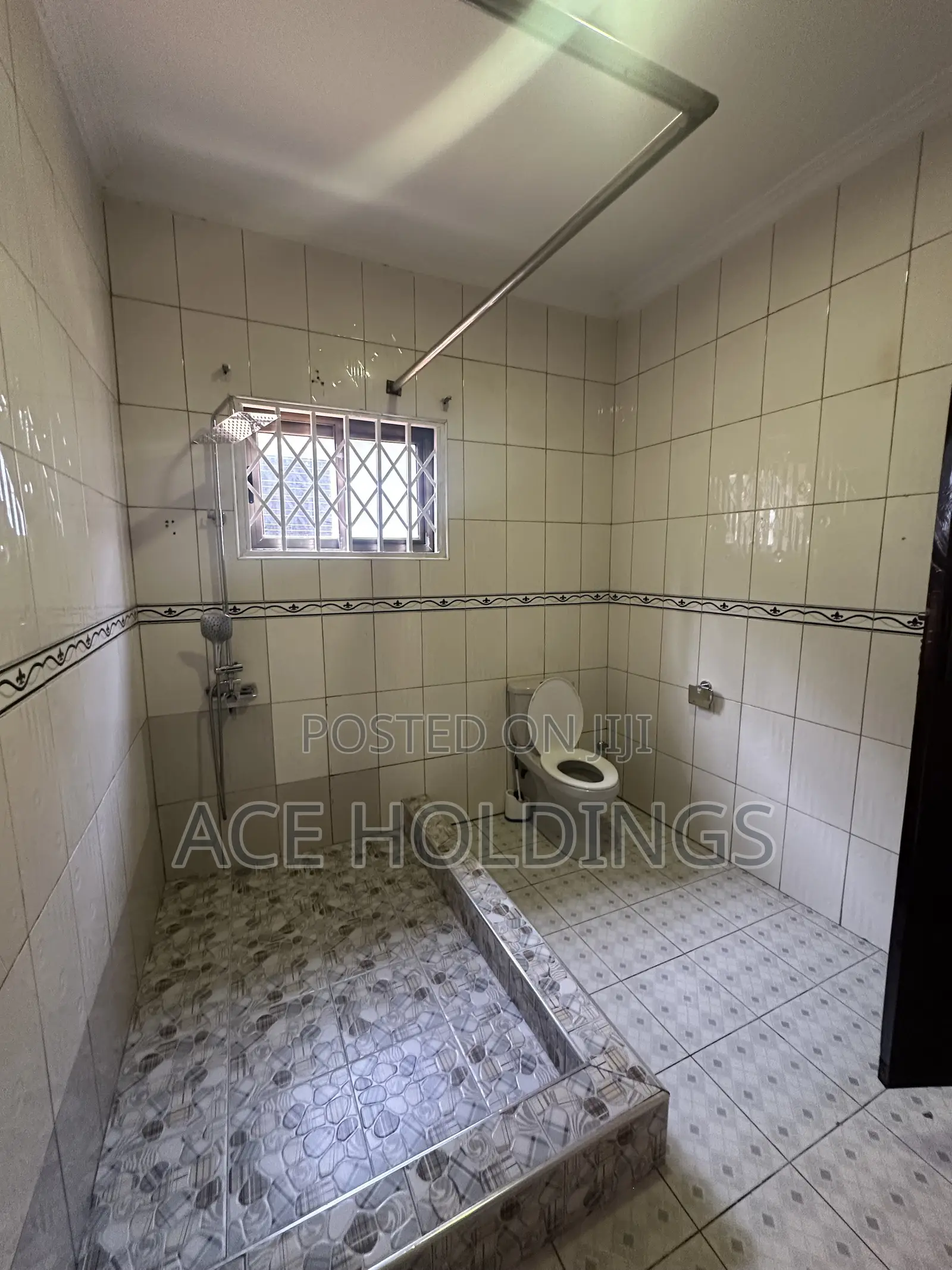 3bdrm House in School Junction for rent