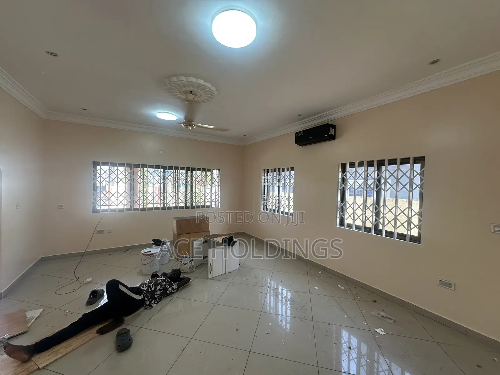 3bdrm House in School Junction for rent