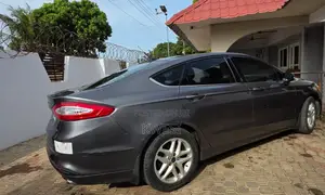 Ford Fusion SE 4dr Sedan (2.5L 4cyl 6A) 2014 Gray