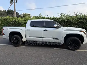Toyota Tundra 1794 Edition CrewMax 5.5' Bed 2023 White