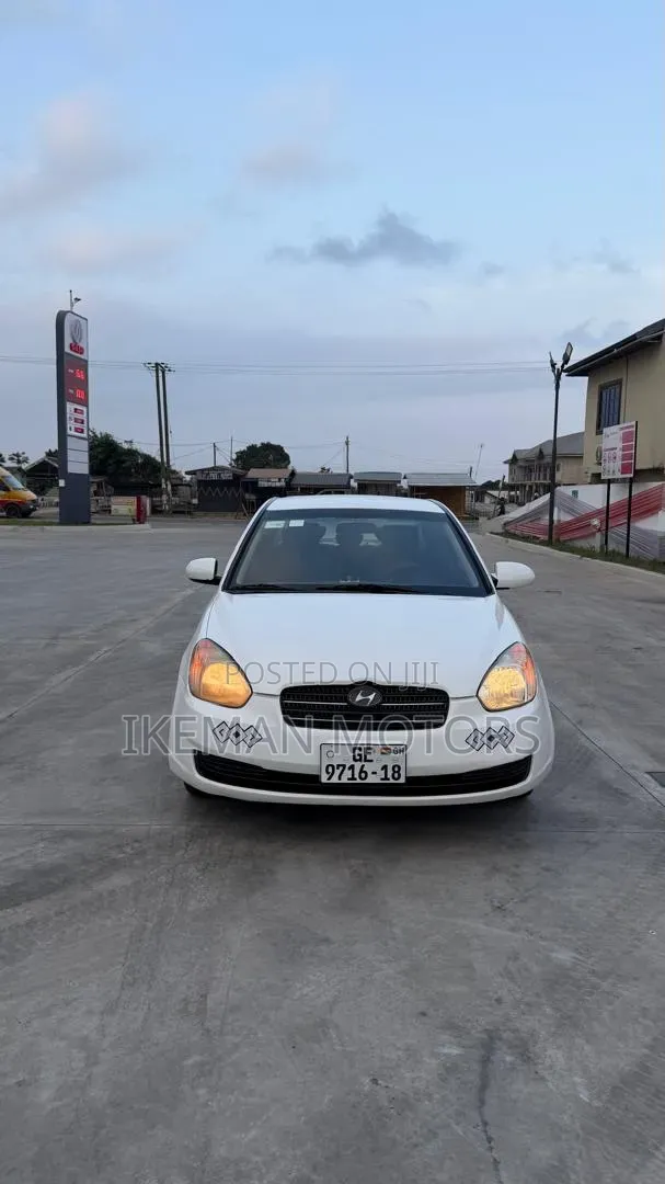 Hyundai Accent 2010 White
