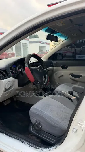 Hyundai Accent 2010 White