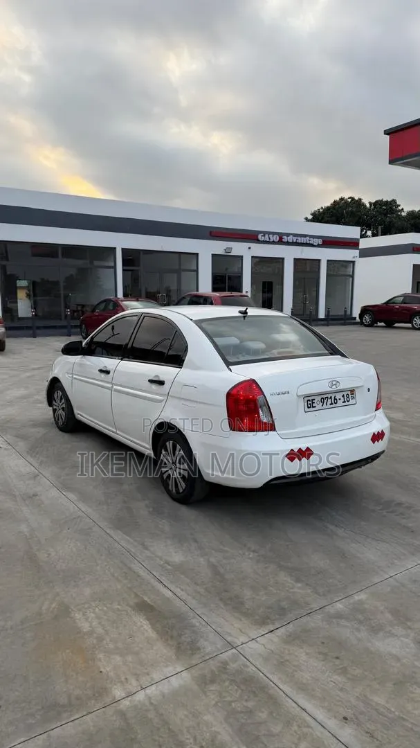 Hyundai Accent 2010 White