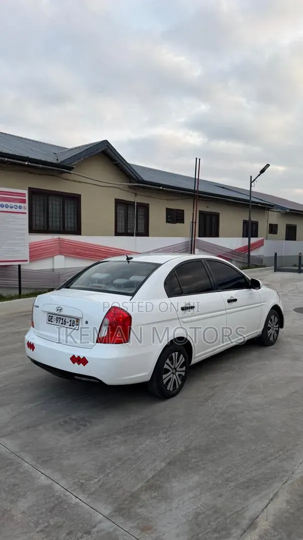Hyundai Accent 2010 White
