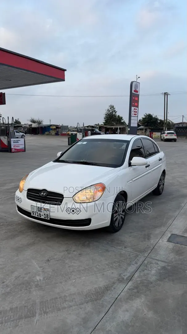Hyundai Accent 2010 White