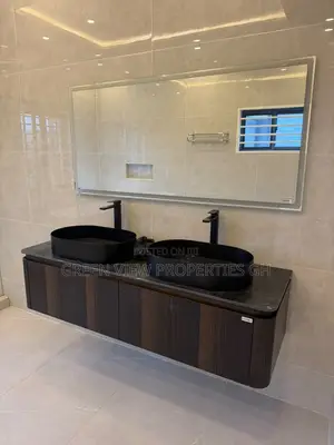 4bdrm Duplex in East Legon for sale
