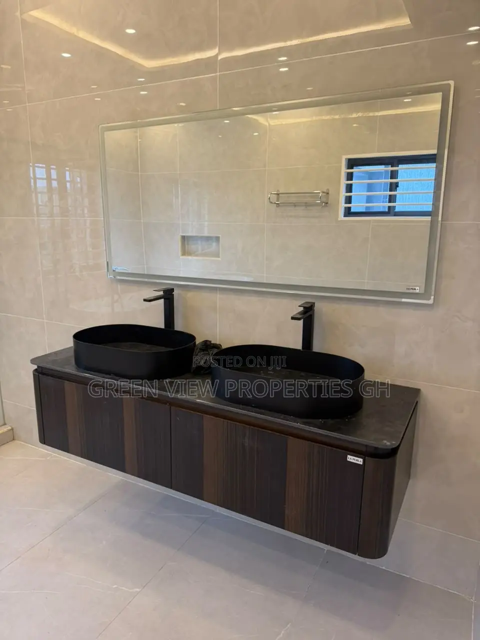 4bdrm Duplex in East Legon for sale