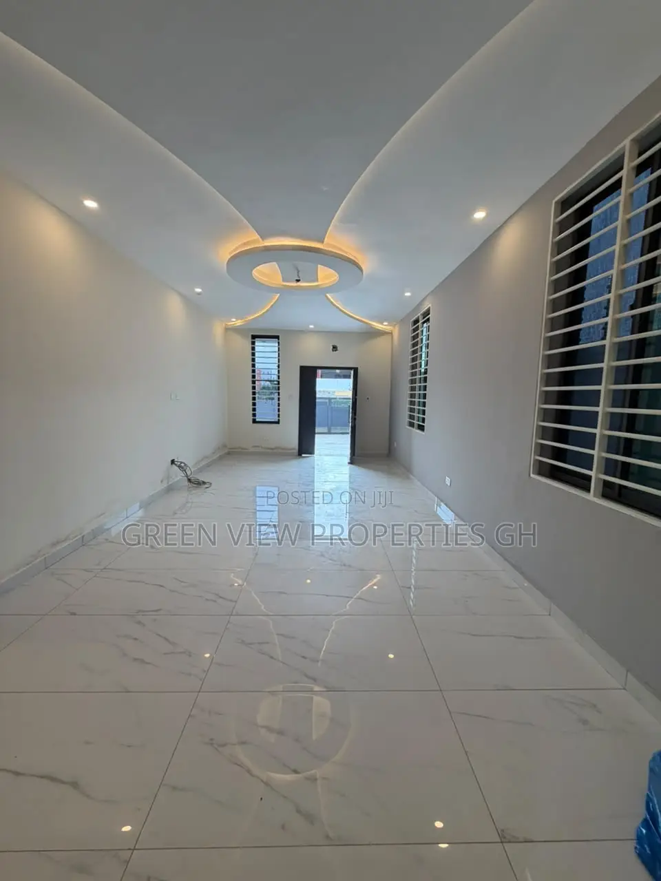 4bdrm Duplex in East Legon for sale