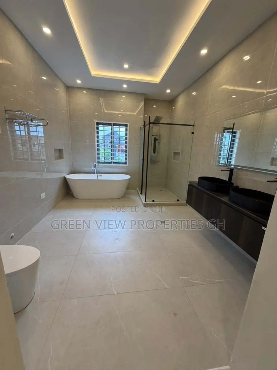4bdrm Duplex in East Legon for sale