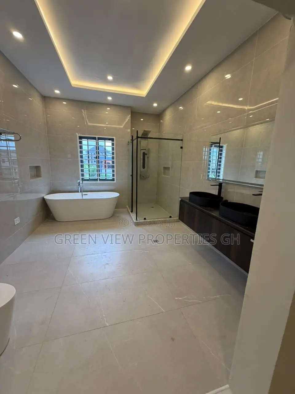 4bdrm Duplex in East Legon for sale