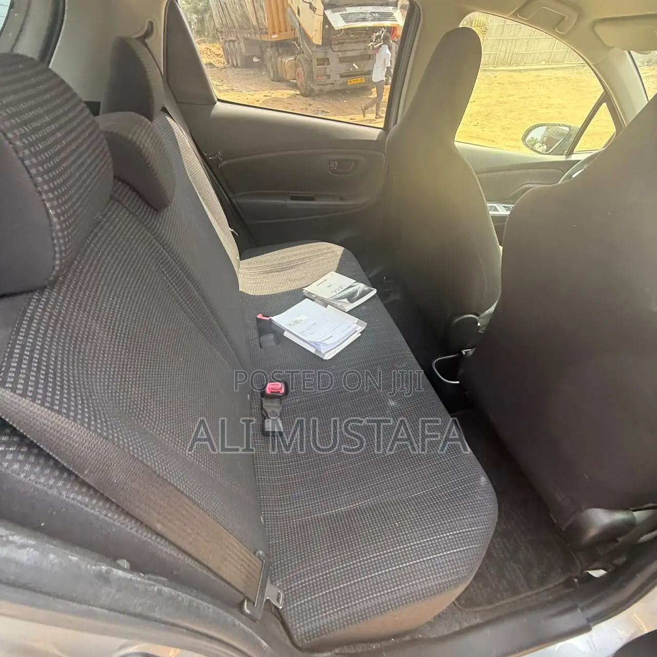 Toyota Vitz 1.3 FWD 5dr 2015 Silver