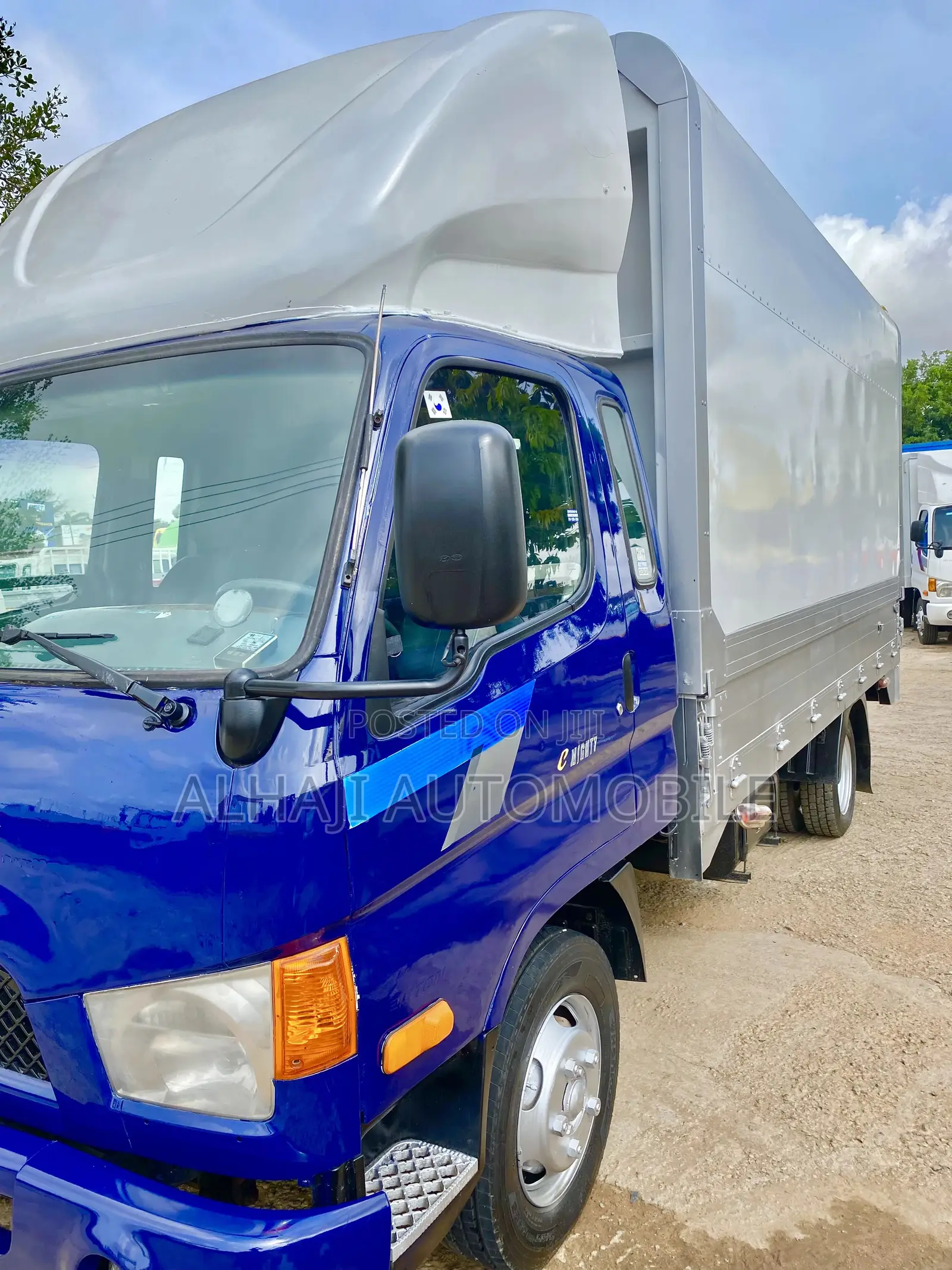 Hyundai Mighty Container (Wing Body)